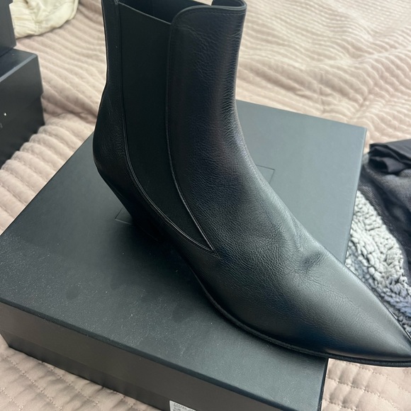 Saint Laurent Black Leather banana Men\'s Boots